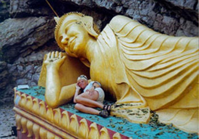 Laos 2003 Budhovi v náručí